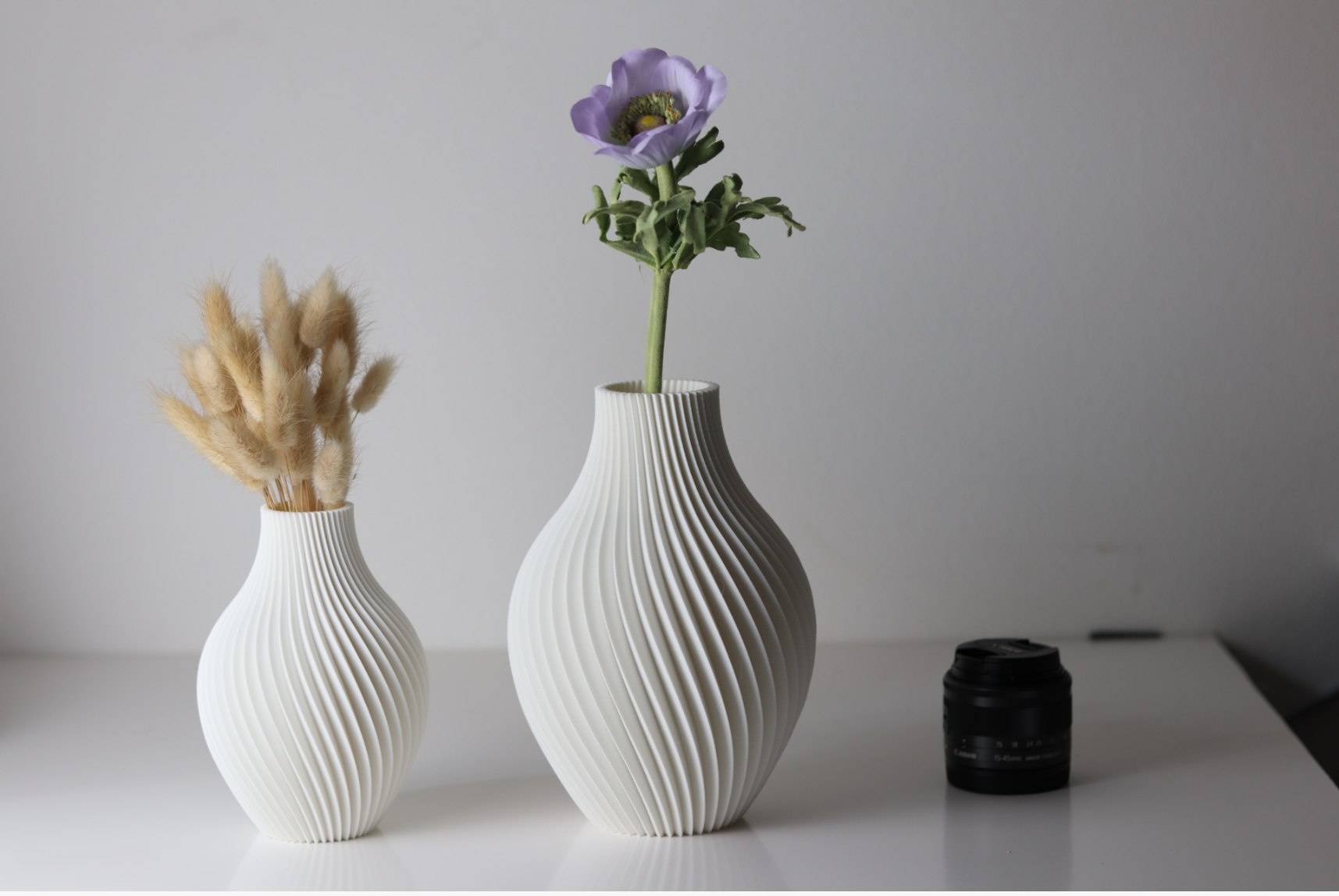 Deux vases Onde blancs imprimes en 3D